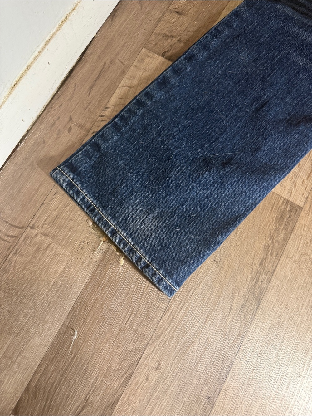 Ariat Men's Relaxed Bootcut Denim Jeans in Dark Blue Wash - Picture 15 of 16